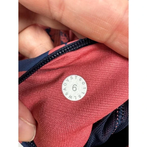 Lululemon Fast and Free High Rise Tight 22" Floral Red Navy Size 6 Nulux - Picture 5 of 5